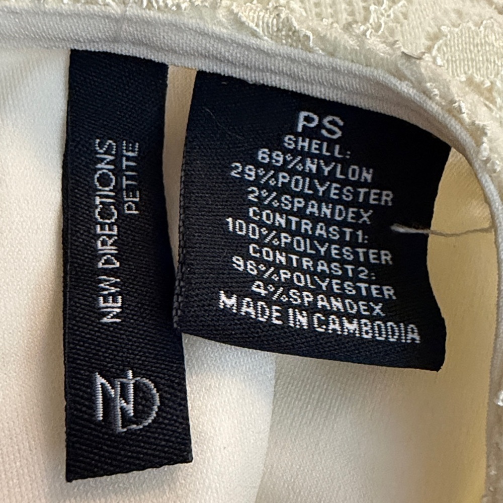 New Directions Women’s Ivory Sequins Top Size PS Short Cap Sleeve - Picture 6 of 6